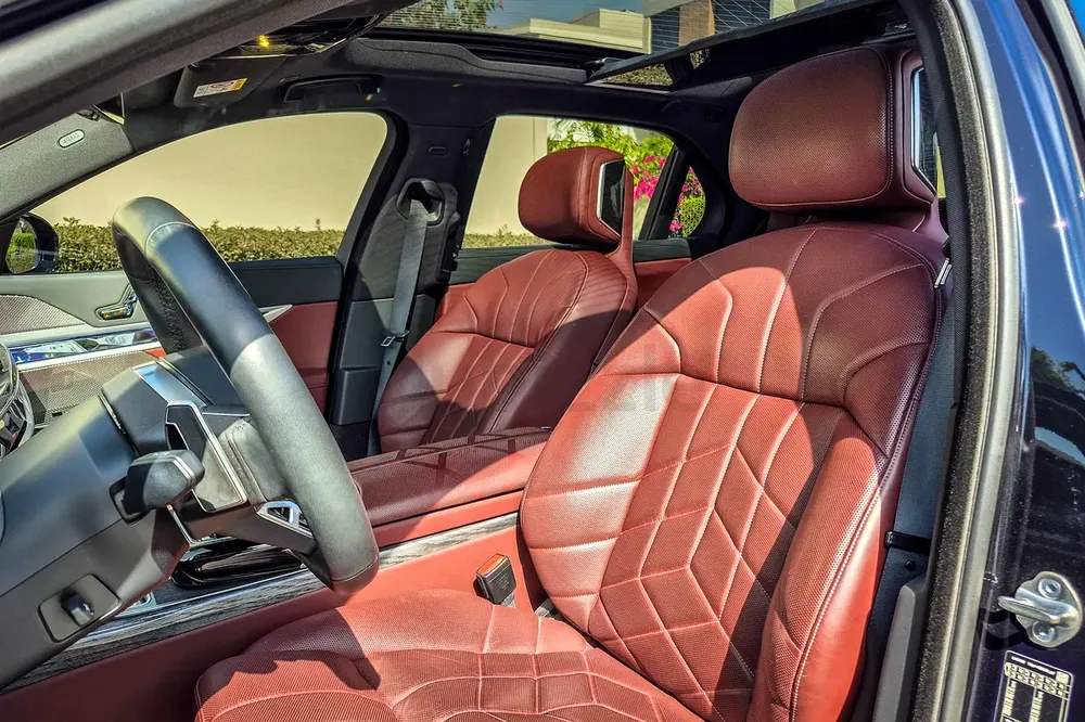 AED 4665/month | 2023 BMW 7-Series 735i | GCC Specs | Ref#452410 - Image 11