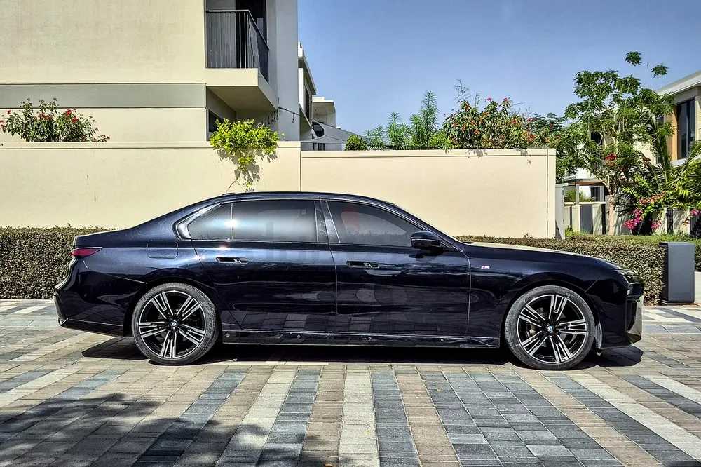 AED 4665/month | 2023 BMW 7-Series 735i | GCC Specs | Ref#452410 - Image 4