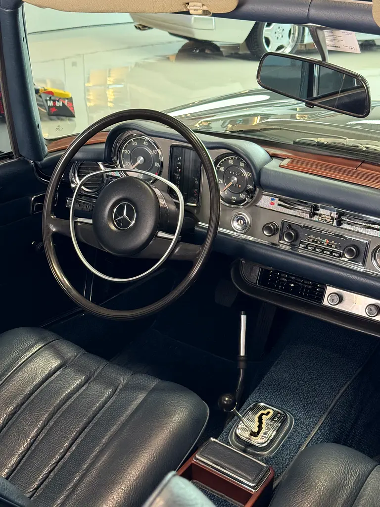1971 Mercedes-Benz SL-Class SL 280 - Classic Roadster Fully Restored - Image 10