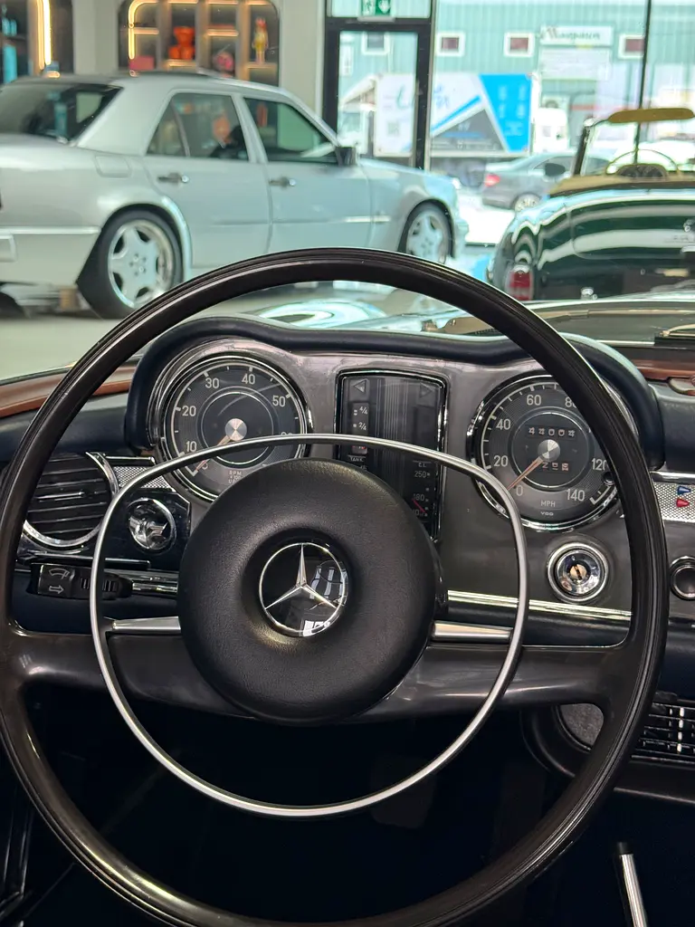1971 Mercedes-Benz SL-Class SL 280 - Classic Roadster Fully Restored - Image 8