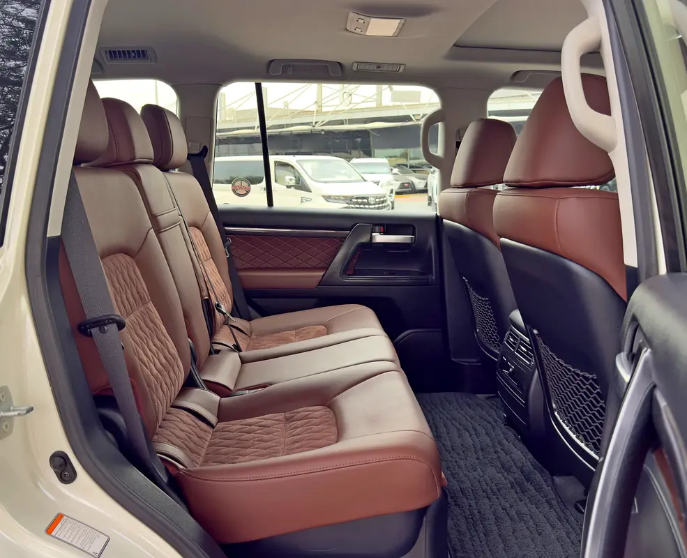 2020 Toyota Land Cruiser GXR V6 Grand Touring, GCC Specifications - Image 12