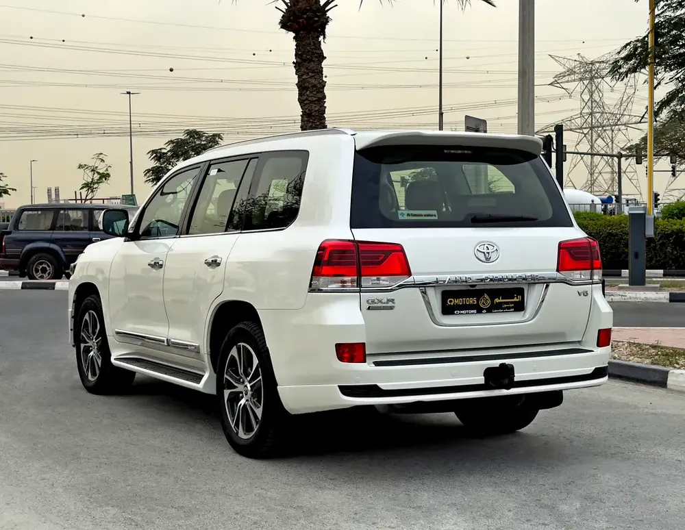 2020 Toyota Land Cruiser GXR V6 Grand Touring, GCC Specifications - Image 5