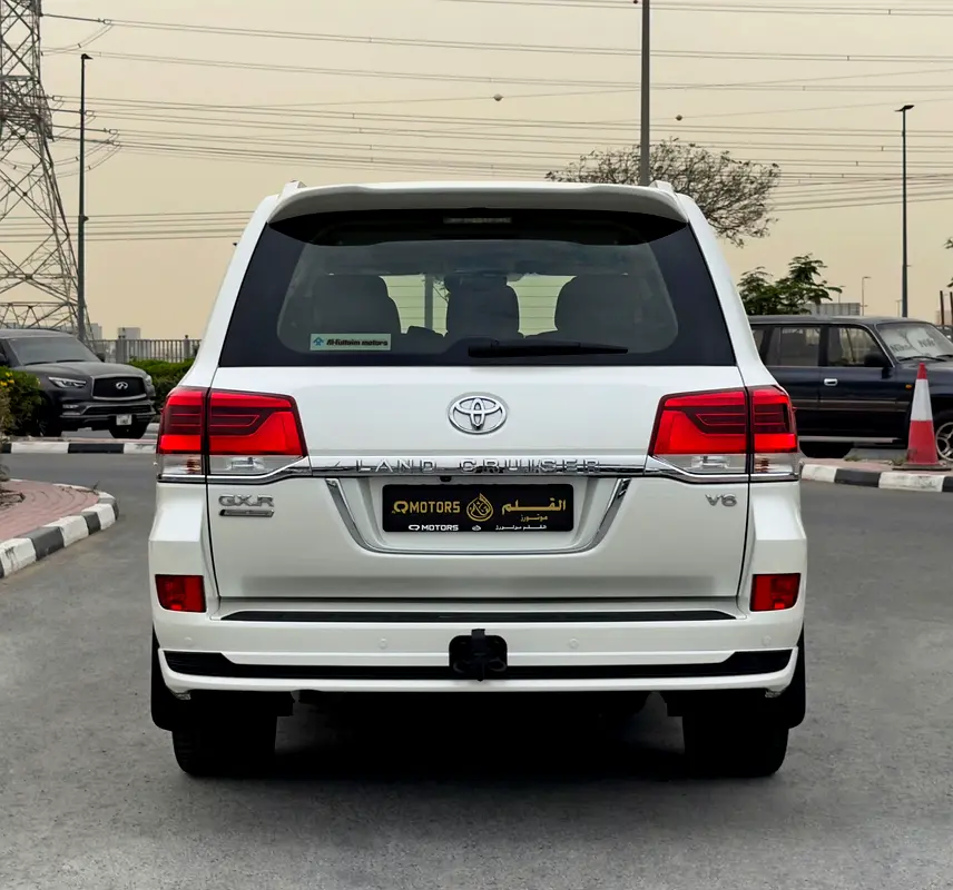 2020 Toyota Land Cruiser GXR V6 Grand Touring, GCC Specifications - Image 6