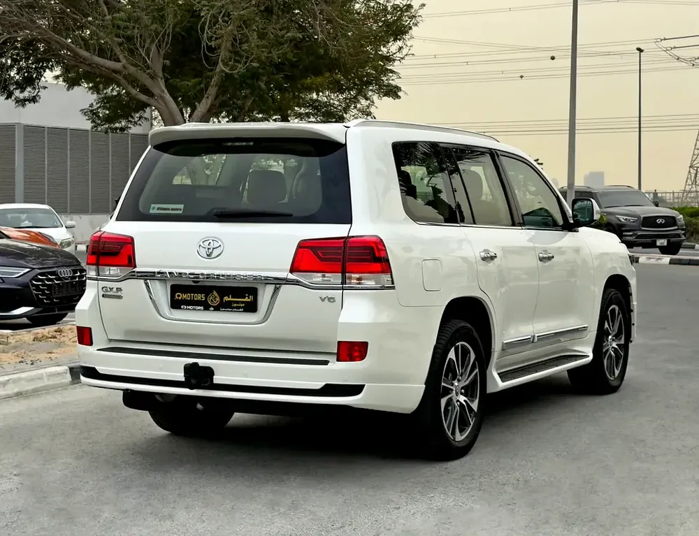 2020 Toyota Land Cruiser GXR V6 Grand Touring, GCC Specifications - Image 7