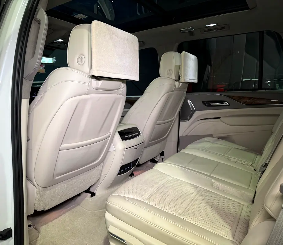 CADILLAC ESCALADE PREMIUM LUXURY 2021 GCC FHS LOW - Image 13