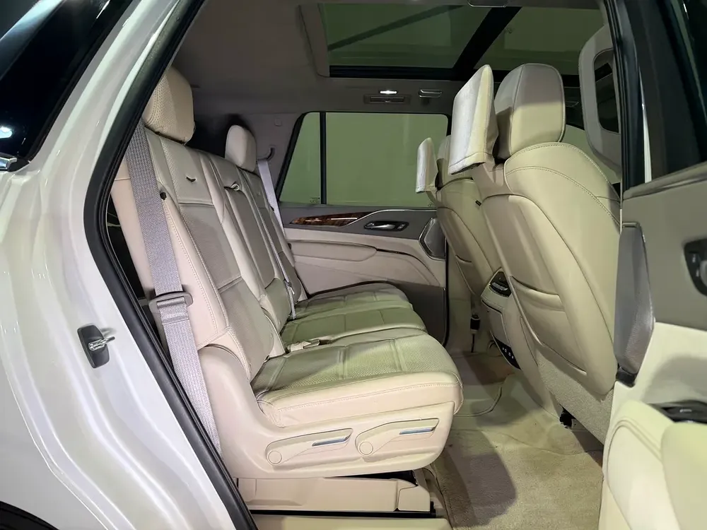 CADILLAC ESCALADE PREMIUM LUXURY 2021 GCC FHS LOW - Image 17