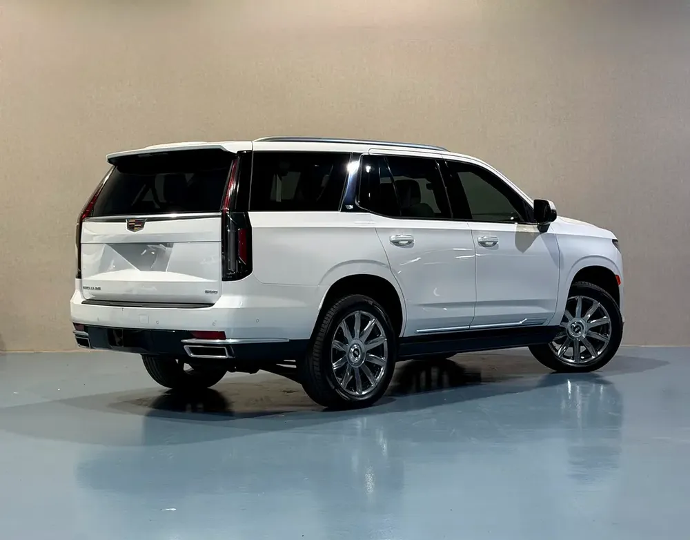 CADILLAC ESCALADE PREMIUM LUXURY 2021 GCC FHS LOW - Image 4
