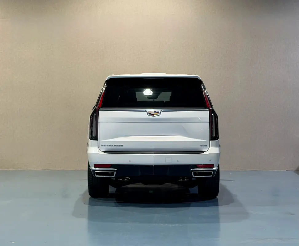 CADILLAC ESCALADE PREMIUM LUXURY 2021 GCC FHS LOW - Image 6