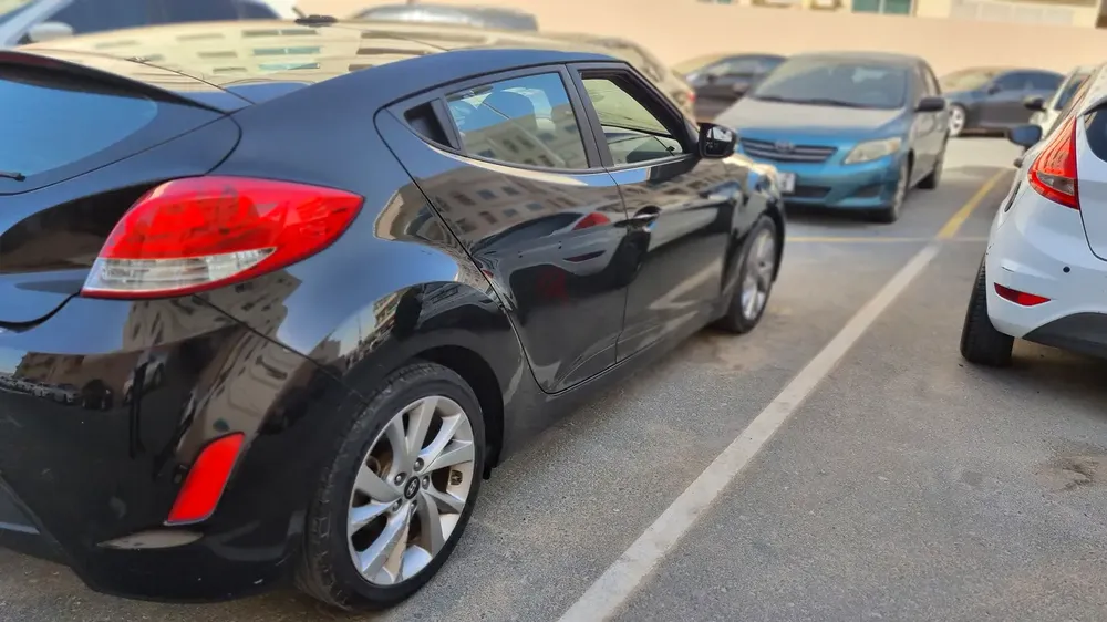 2017 HYUNDAI VELOSTER VERY GOOD CONDITION - Image 11