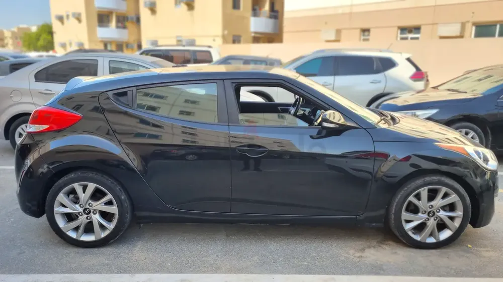 2017 HYUNDAI VELOSTER VERY GOOD CONDITION - Image 5