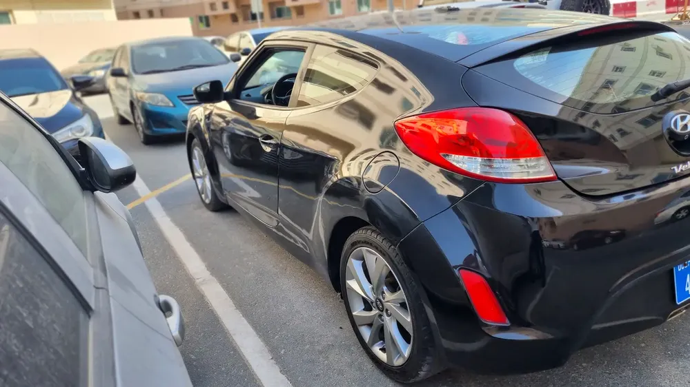 2017 HYUNDAI VELOSTER VERY GOOD CONDITION - Image 7