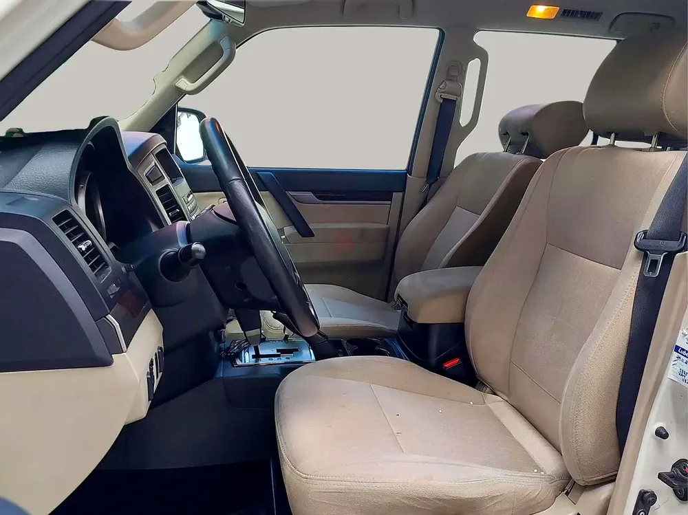 AED 2262/month | 2015 Mitsubishi Pajero  | GCC Specs | Ref#450670 - Image 11