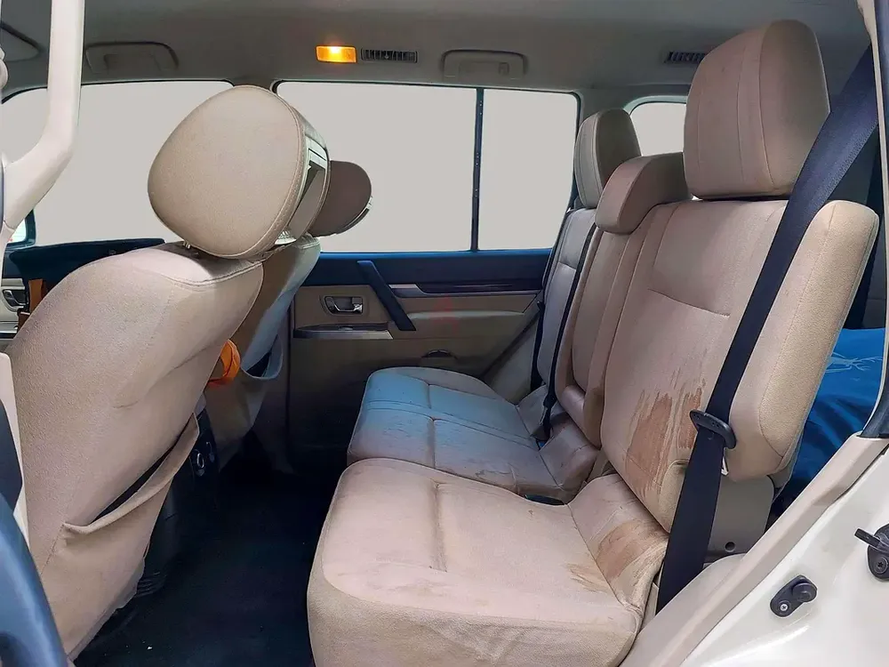 AED 2262/month | 2015 Mitsubishi Pajero  | GCC Specs | Ref#450670 - Image 12