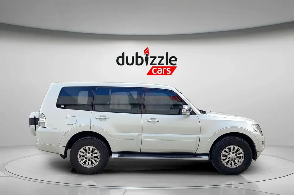 AED 2262/month | 2015 Mitsubishi Pajero  | GCC Specs | Ref#450670 - Image 4