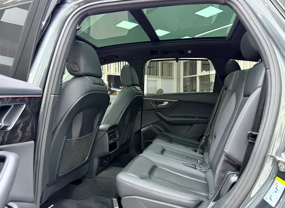 GCC ..  FSH .. S line .. Perfect condition .. V6 .. Top Range - Image 9