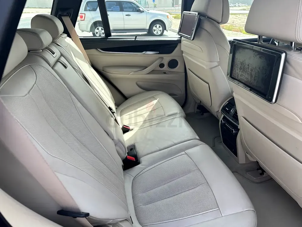 BMW X5 xDrive50i Luxury-Line 2015 GCC Specs - Image 10