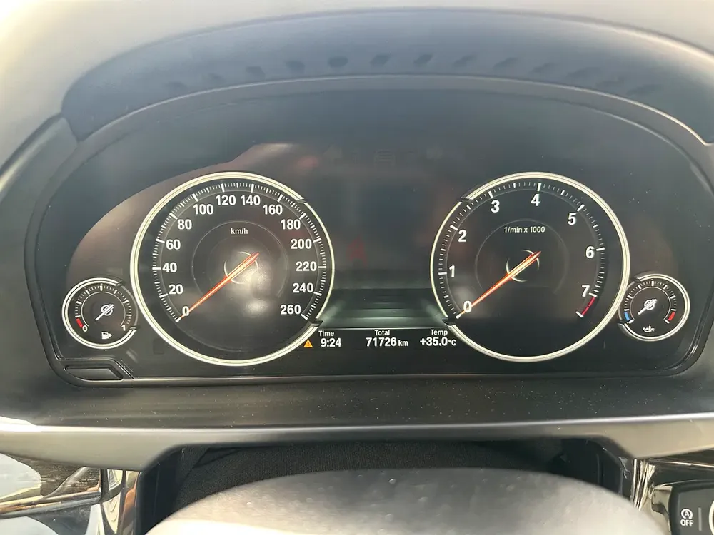 BMW X5 xDrive50i Luxury-Line 2015 GCC Specs - Image 14