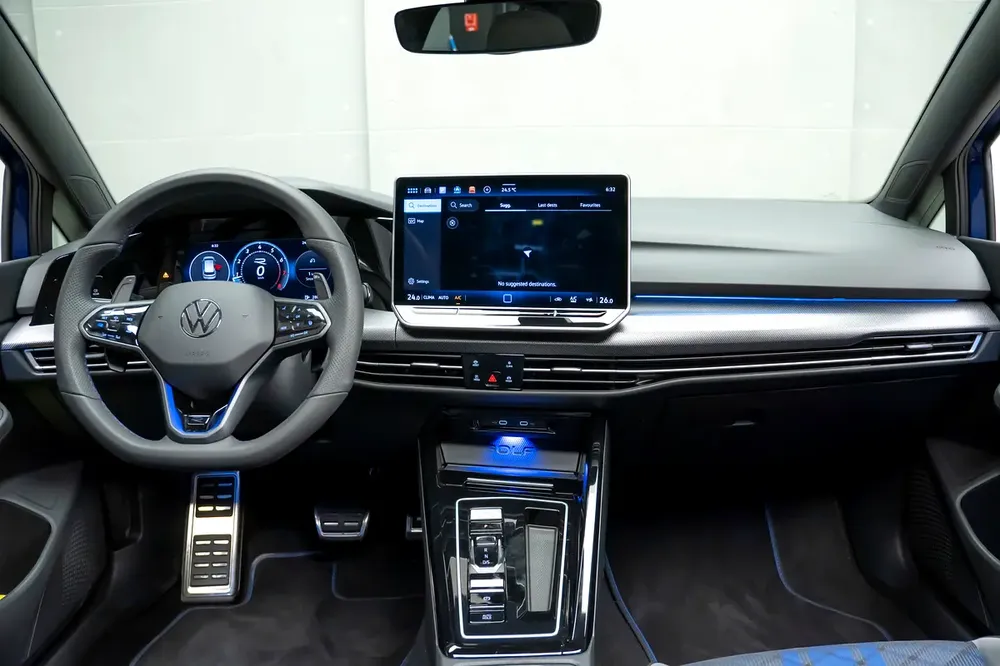 2026 Volkswagen Golf R - GCC Specs - only 500km - Image 12