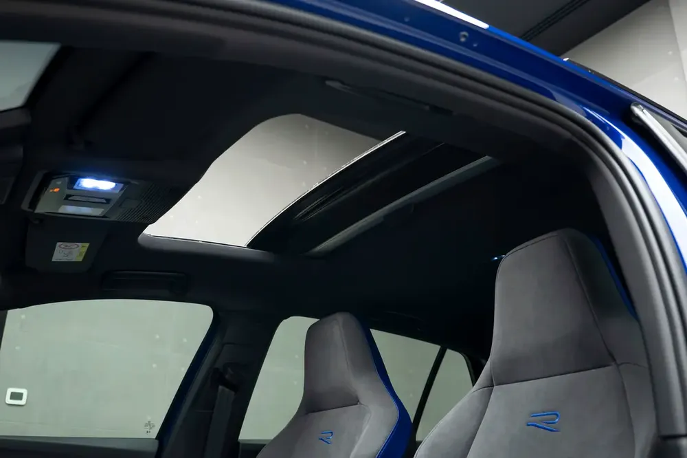 2026 Volkswagen Golf R - GCC Specs - only 500km - Image 16