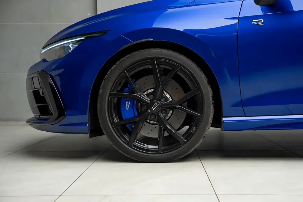 2026 Volkswagen Golf R - GCC Specs - only 500km - Image 5