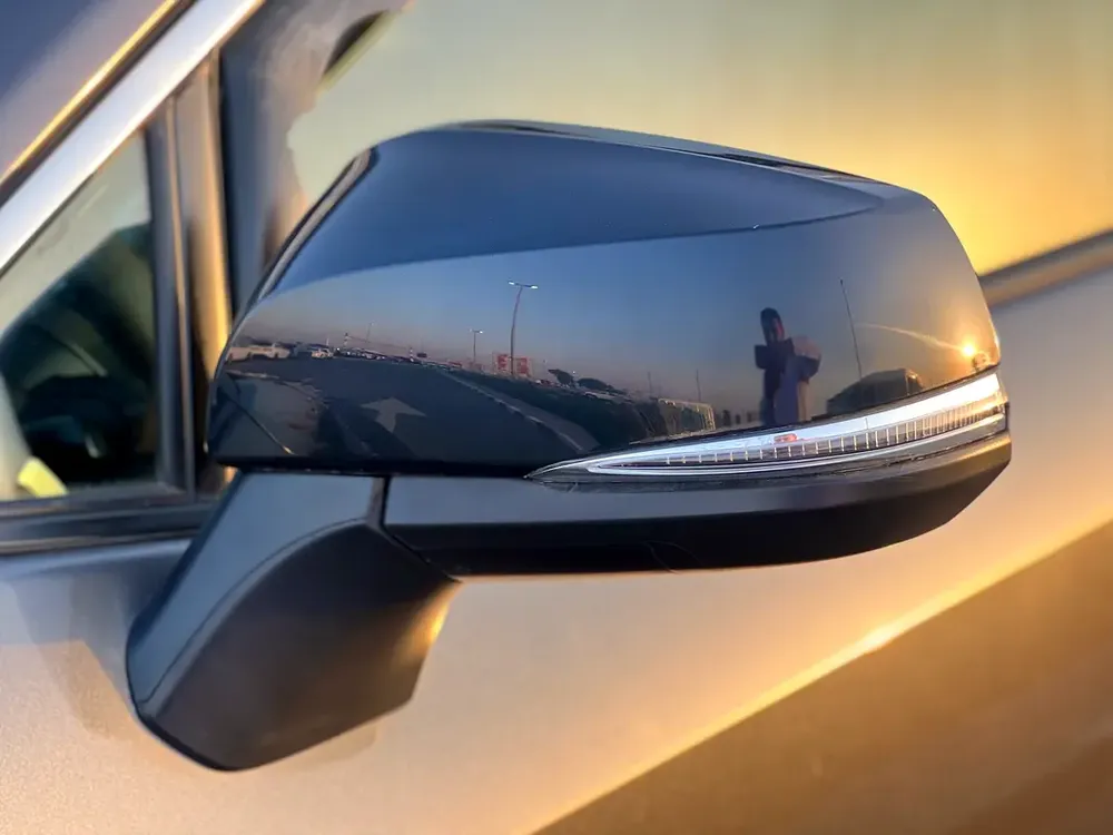 2022 Toyota RAV4 XLE Premium Hybrid - Image 13