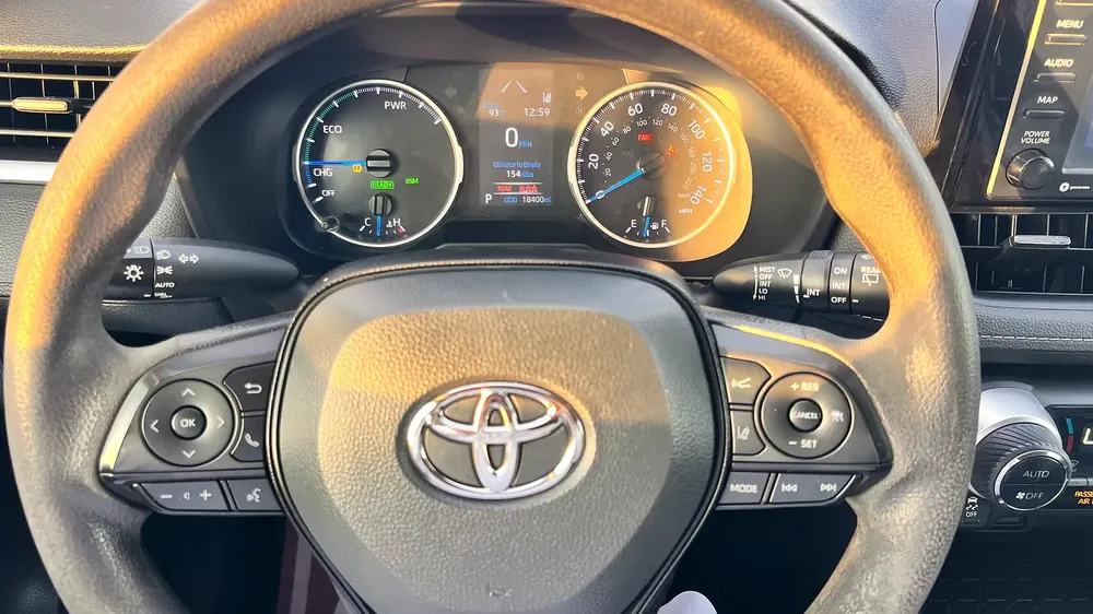 2022 Toyota RAV4 XLE Premium Hybrid - Image 16