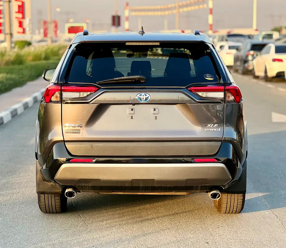 2022 Toyota RAV4 XLE Premium Hybrid - Image 4