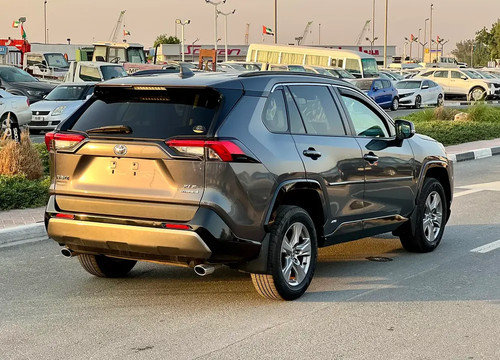 2022 Toyota RAV4 XLE Premium Hybrid - Image 5