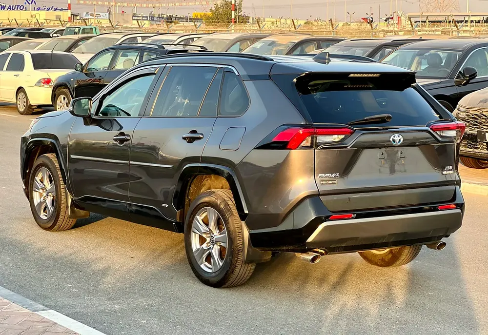 2022 Toyota RAV4 XLE Premium Hybrid - Image 6