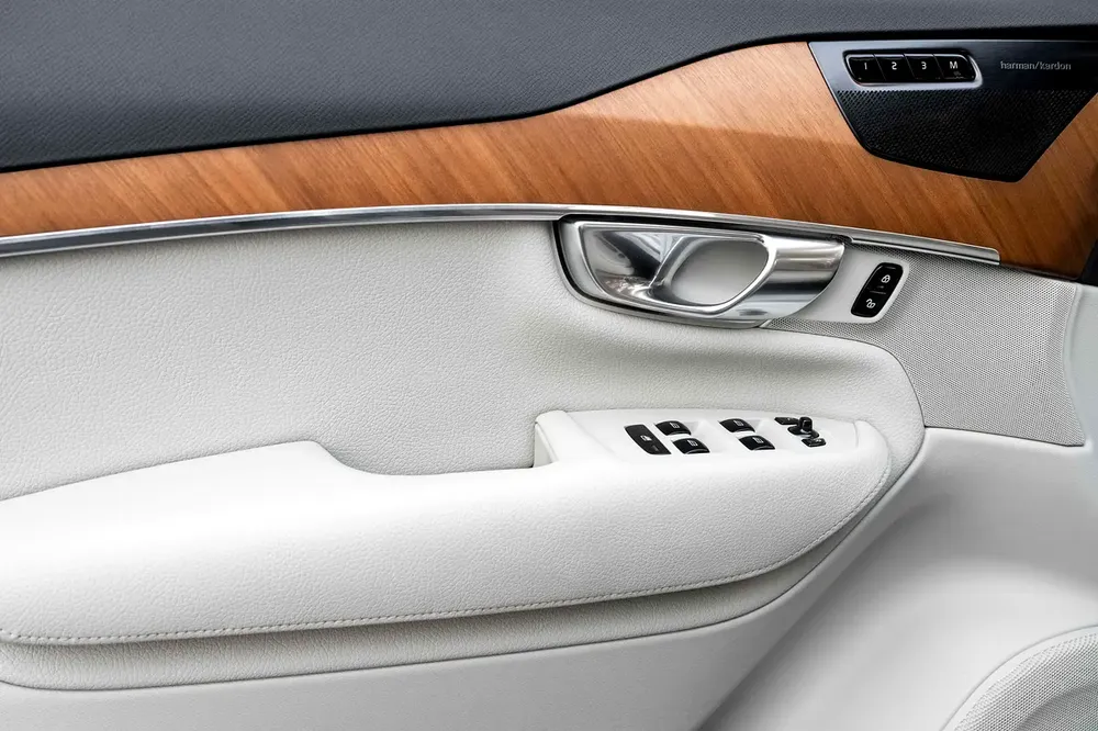 2,742 P.M | XC90 B5 Momentum | 0% Downpayment | IMMACULATE! - Image 14