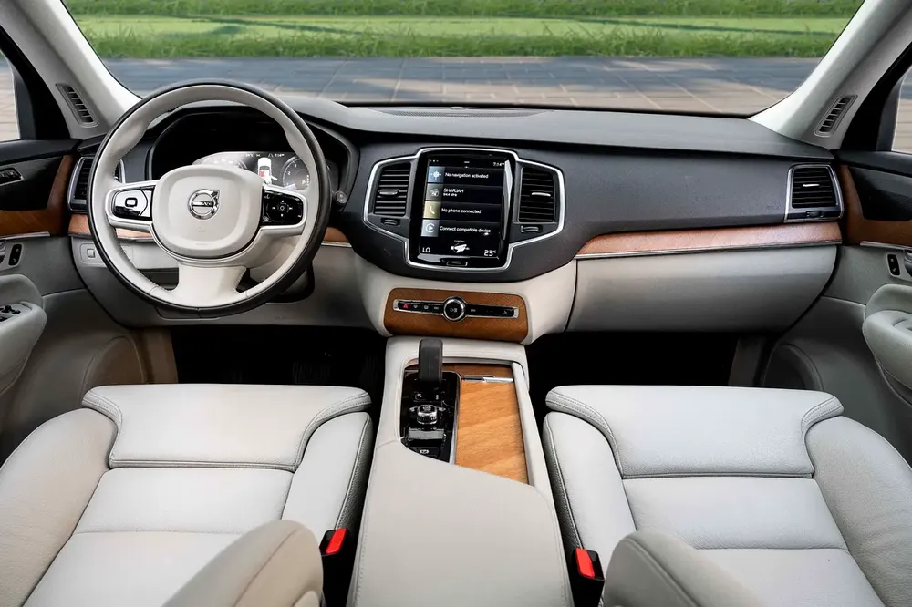 2,742 P.M | XC90 B5 Momentum | 0% Downpayment | IMMACULATE! - Image 8