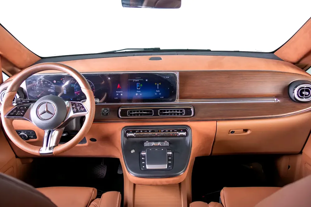 Brand New Mercedes Benz V300-GCC-VIP Upgrades-Exclusive Transportation-Warranty till 2027 - Image 10