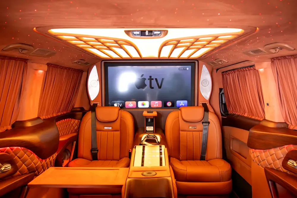 Brand New Mercedes Benz V300-GCC-VIP Upgrades-Exclusive Transportation-Warranty till 2027 - Image 15