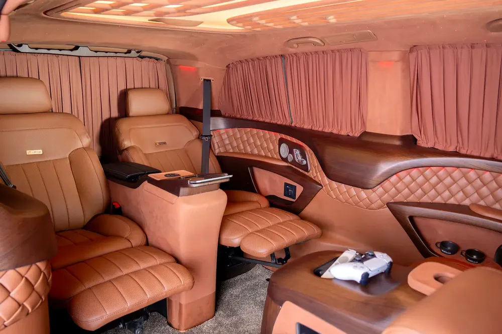 Brand New Mercedes Benz V300-GCC-VIP Upgrades-Exclusive Transportation-Warranty till 2027 - Image 16