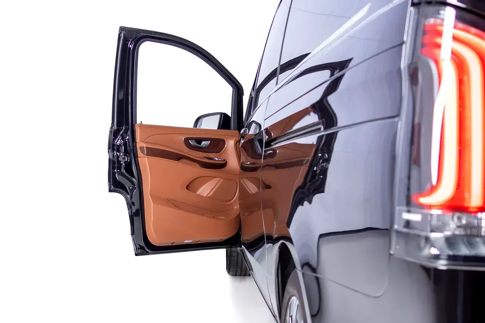 Brand New Mercedes Benz V300-GCC-VIP Upgrades-Exclusive Transportation-Warranty till 2027 - Image 19