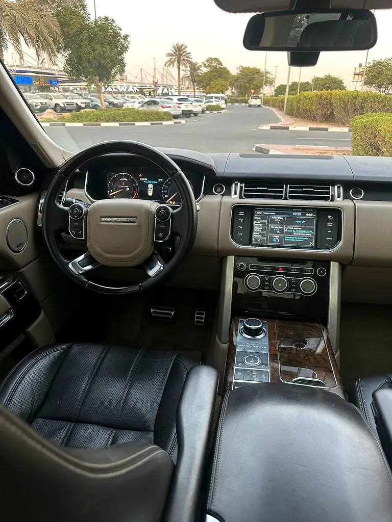 RANGE ROVER VOUGE SE SUPERCHARGED FULL OPTION GCC SINGLE OWNER FULL SERVICE HISTORY AVAILABLE - Image 17