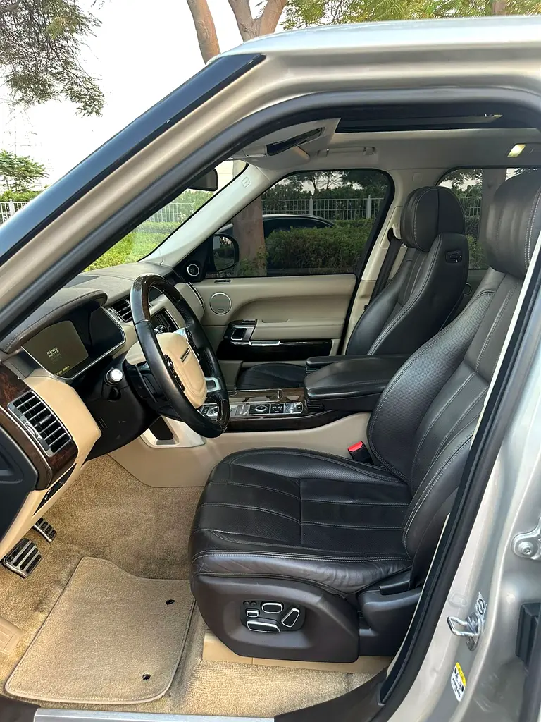 RANGE ROVER VOUGE SE SUPERCHARGED FULL OPTION GCC SINGLE OWNER FULL SERVICE HISTORY AVAILABLE - Image 9