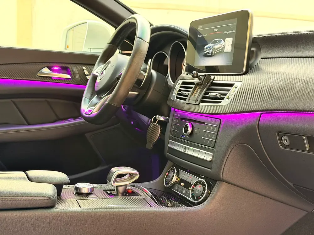 Mercedes Benz CLS 63 AMG FREE ACCIDENT UNDER WARRANTY - Image 14