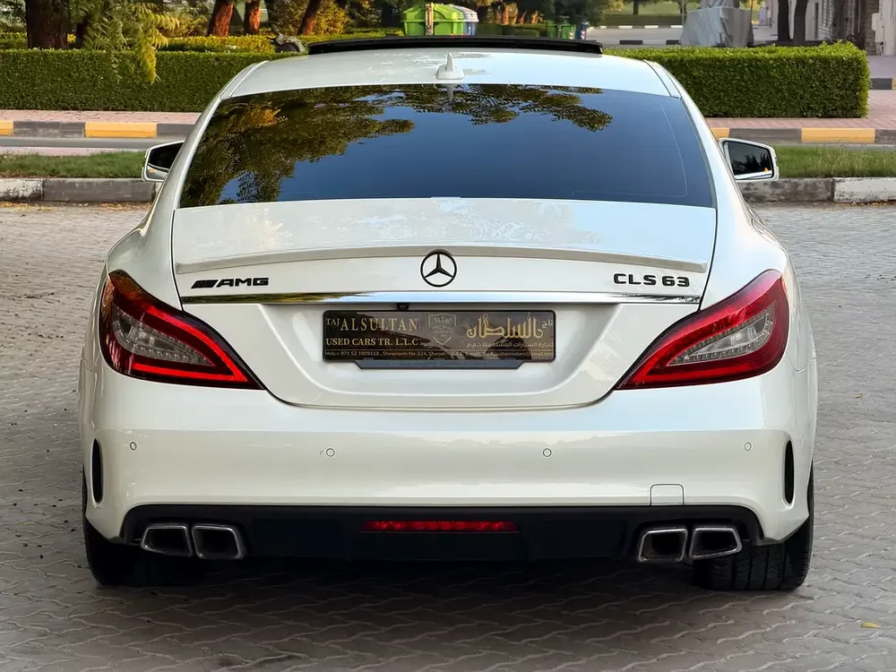 Mercedes Benz CLS 63 AMG FREE ACCIDENT UNDER WARRANTY - Image 6