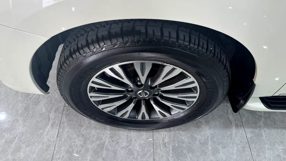 Nissan Patrol LE Platinum - 1 Year Warranty Included - Image 14