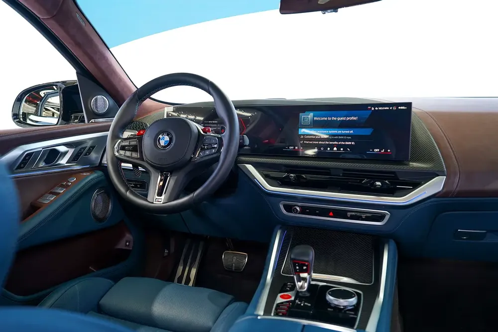 XM HYBRID V8 | INTERIOR CARBON | WARRANTY SEPT 2026 + SERVICE AUG 2029 - Image 11