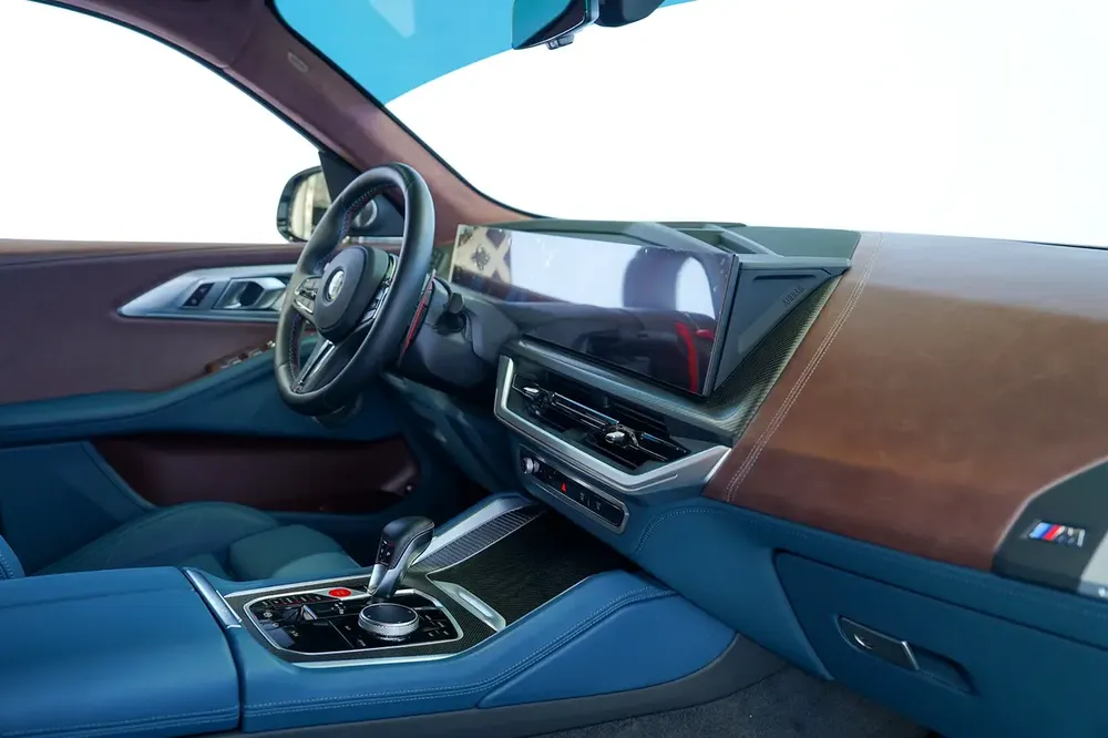 XM HYBRID V8 | INTERIOR CARBON | WARRANTY SEPT 2026 + SERVICE AUG 2029 - Image 15