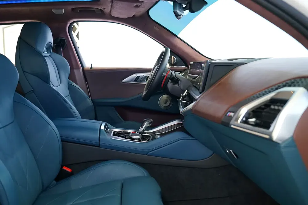 XM HYBRID V8 | INTERIOR CARBON | WARRANTY SEPT 2026 + SERVICE AUG 2029 - Image 16