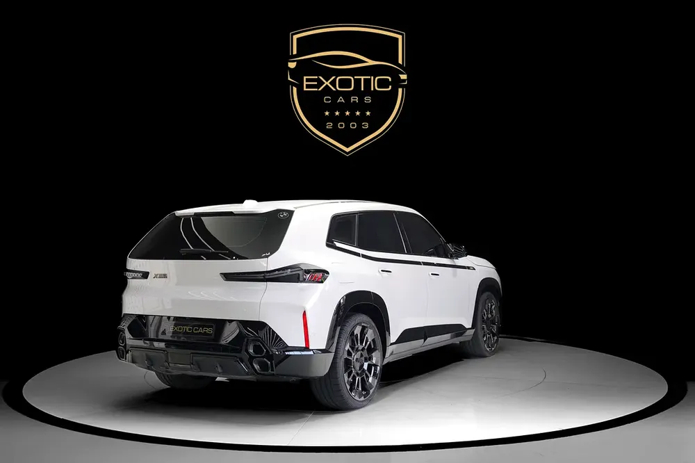 XM HYBRID V8 | INTERIOR CARBON | WARRANTY SEPT 2026 + SERVICE AUG 2029 - Image 4