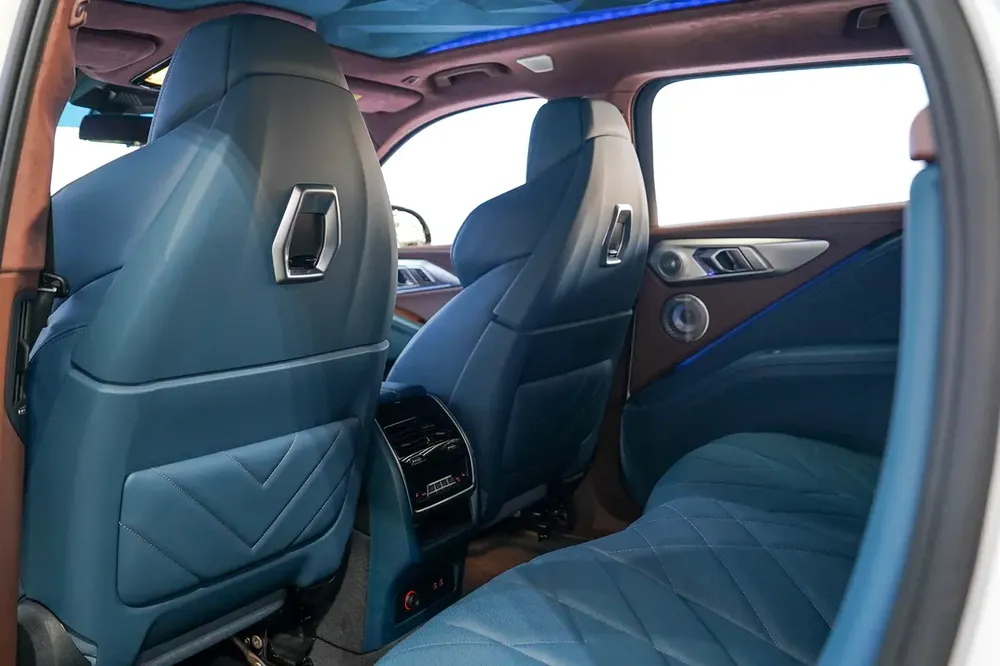 XM HYBRID V8 | INTERIOR CARBON | WARRANTY SEPT 2026 + SERVICE AUG 2029 - Image 9