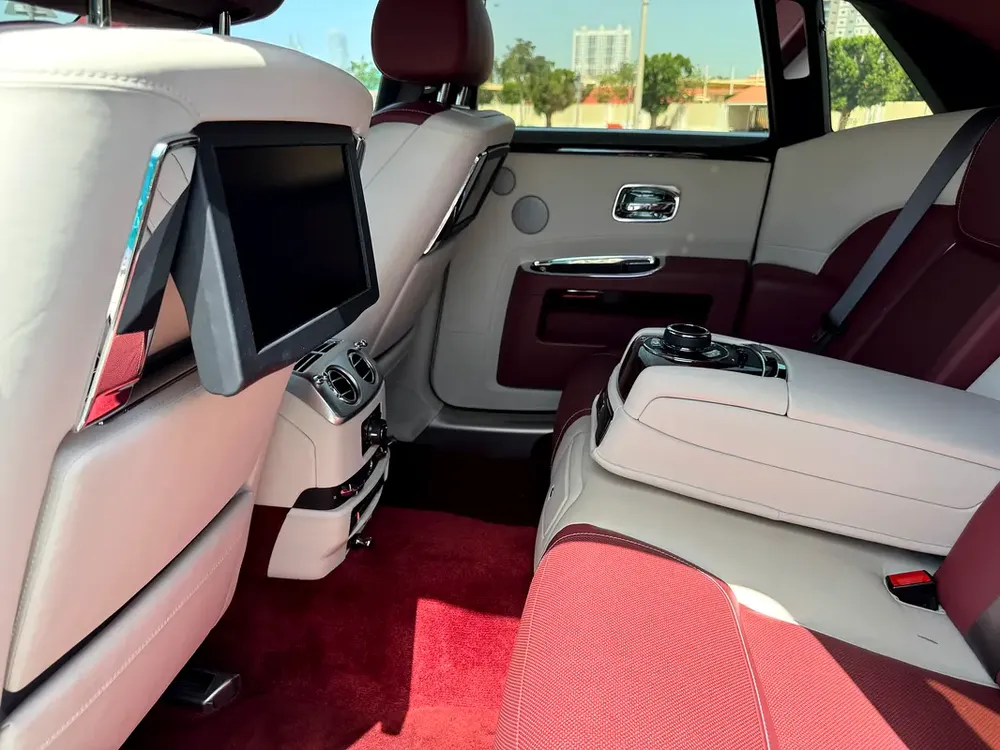 ROLLS ROYCE GHOST*GCC*STARLIGHT*SCREENS*SINGLE OWNER* - Image 14