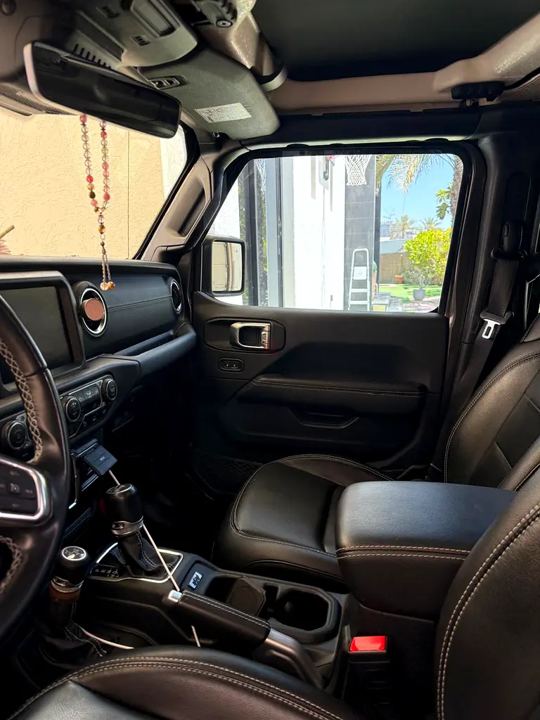 Jeep Wrangler 80th Anniversary Edition (Limited) 2021 | GCC Specs | Excellent Condition - Image 6