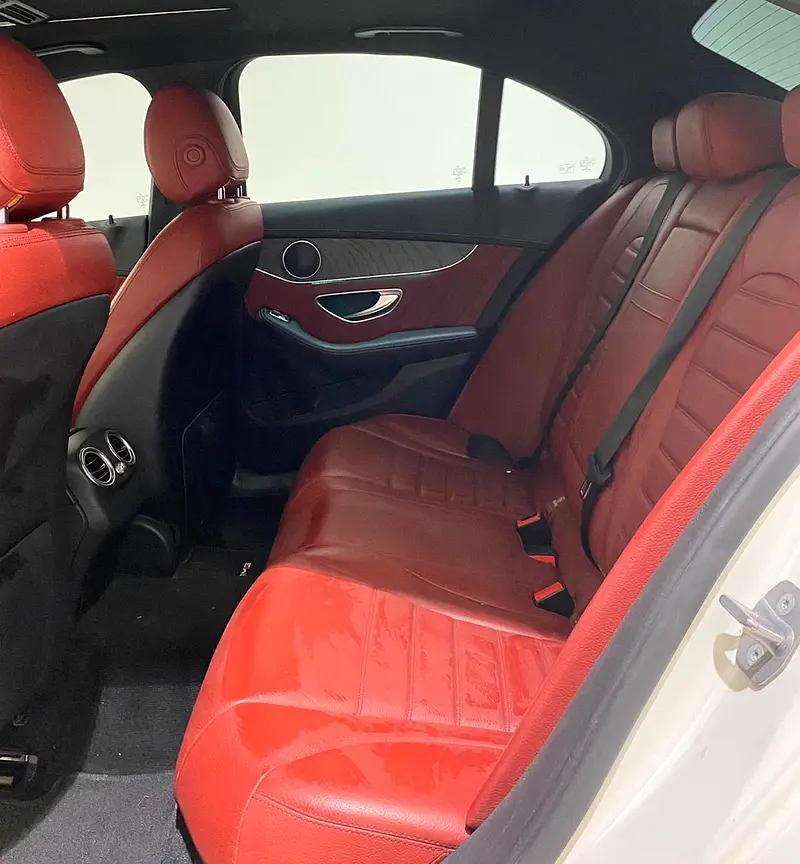 MERCEDES BENZ C300  WHITE COLOR MODEL 2019 57,000 KM GERMAN Spec - Image 11