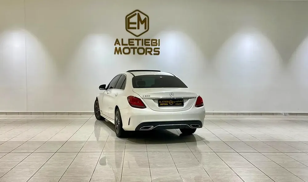MERCEDES BENZ C300  WHITE COLOR MODEL 2019 57,000 KM GERMAN Spec - Image 5