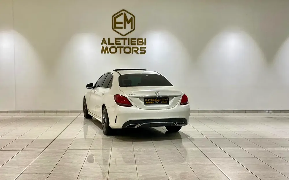 MERCEDES BENZ C300  WHITE COLOR MODEL 2019 57,000 KM GERMAN Spec - Image 6